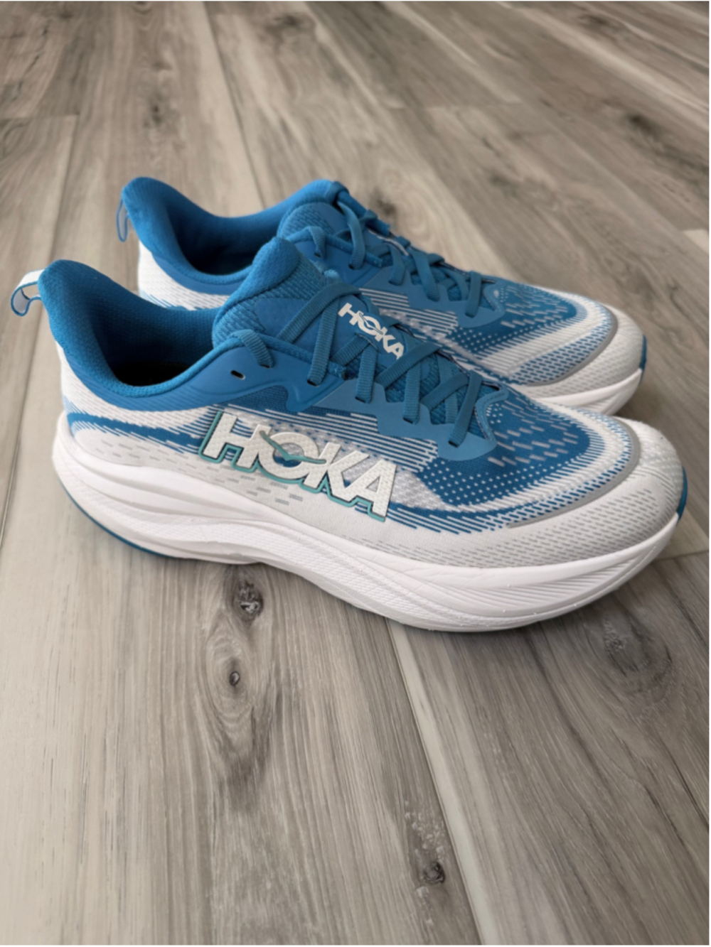 HOKA Skyflow Men’s 9.5 D Blue White Cushioned Running Shoes 1155111 HLF